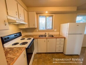 1429 W Broadway in Eugene, OR - Building Photo - Building Photo