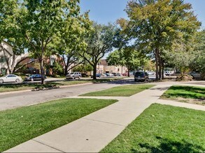 McFarlin Place Apartments in Dallas, TX - Building Photo - Building Photo