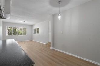 1012 Barbara Dr in San Marcos, TX - Building Photo - Building Photo