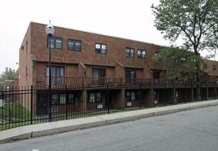 Highview Apartments in Spring Valley, NY - Building Photo - Building Photo