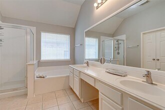 326 Darby Trails Dr in Sugar Land, TX - Building Photo - Building Photo