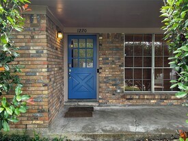 1220 Berkeley St in College Station, TX - Building Photo