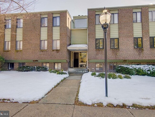 property at 3 Windblown Ct