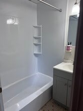 619 Child St, Unit 2 in Warren, RI - Building Photo - Building Photo
