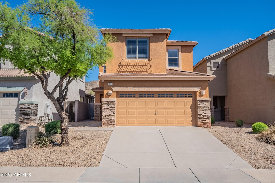 226 E Redwood Ln in Phoenix, AZ - Building Photo