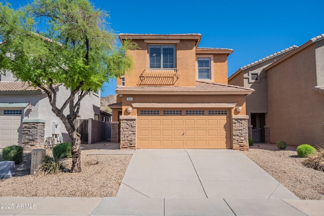 property at 226 E Redwood Ln
