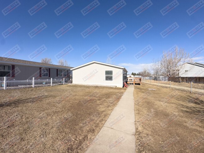 4201 Sky Hi Ct in Gillette, WY - Building Photo - Building Photo