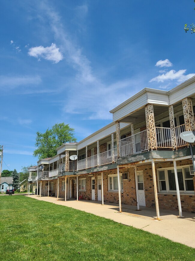 707 E Congress Ave in Rantoul, IL - Building Photo - Building Photo