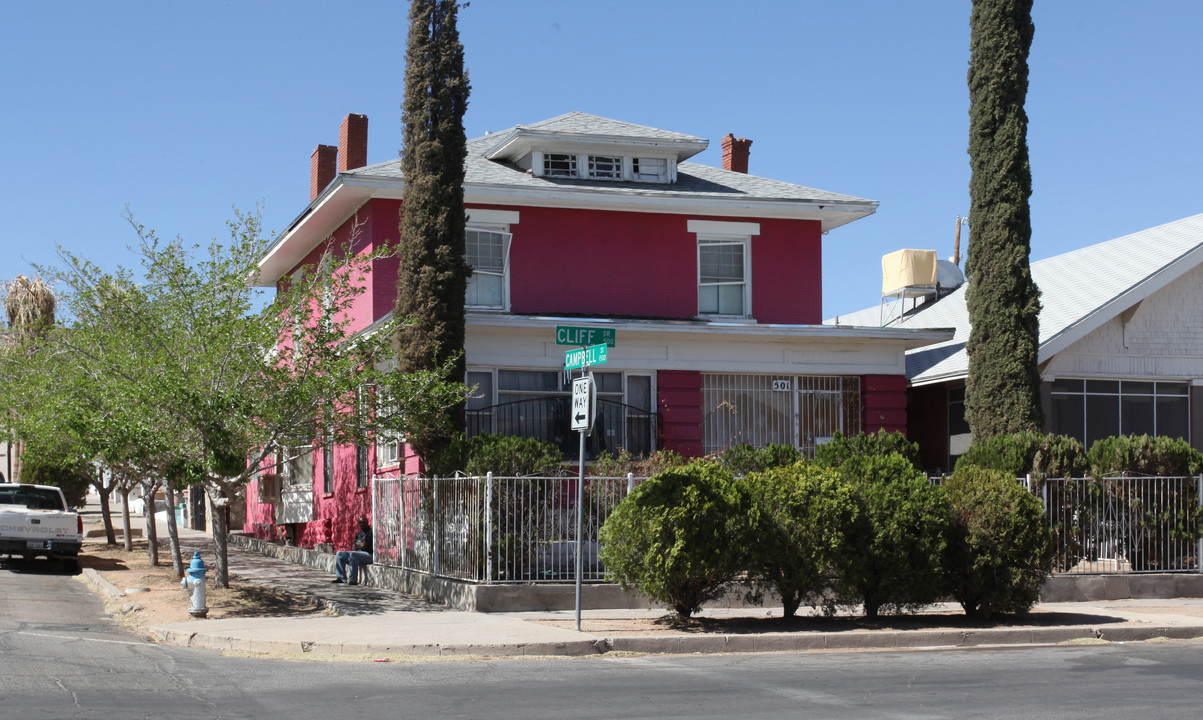 501 E Cliff Dr in El Paso, TX - Foto de edificio