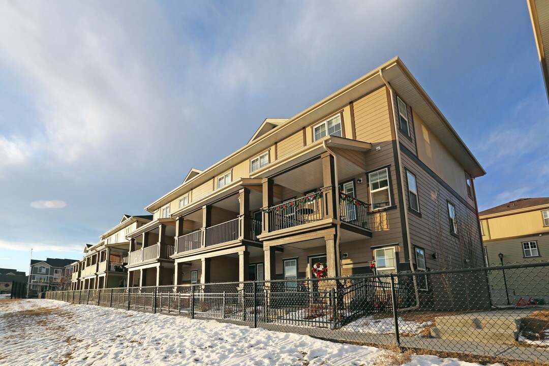 97 Evanscrest Crt NW in Calgary, AB - Building Photo