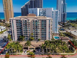 17555 Atlantic Blvd in Sunny Isles Beach, FL - Building Photo - Building Photo
