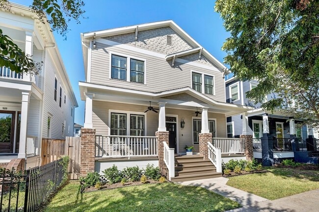 property at 1525 Oxford St