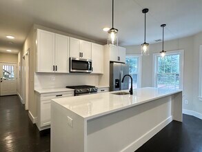 131 Grampian Way in Boston, MA - Building Photo - Building Photo