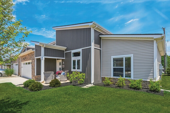 Sugar Maple Commons in Grove City, OH - Foto de edificio - Building Photo