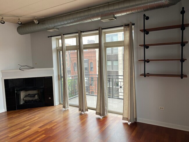 1155 W Madison St, Unit 511 in Chicago, IL - Building Photo - Building Photo