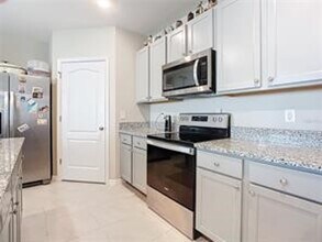 320 American Holly Ave in Debary, FL - Building Photo - Building Photo