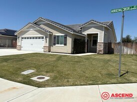 9402 Horsetail Creek Ct in Bakersfield, CA - Building Photo