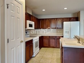 12034 Citrus Leaf Dr in Gibsonton, FL - Building Photo - Building Photo