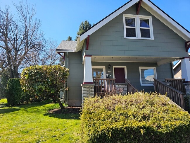 property at 4249 SE 9th Ave