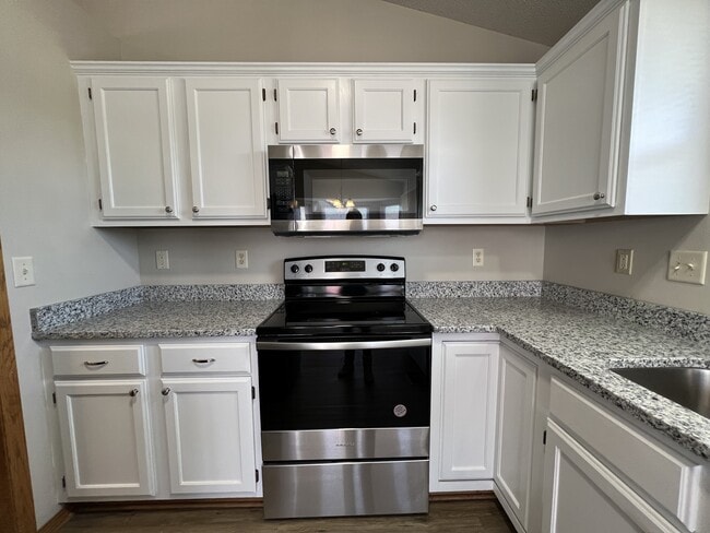 property at 3633 N Rushwood Ct