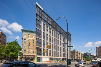 300 W 122nd St in New York, NY - Building Photo - Building Photo