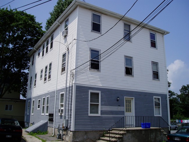 130 High St in Fall River, MA - Foto de edificio - Building Photo