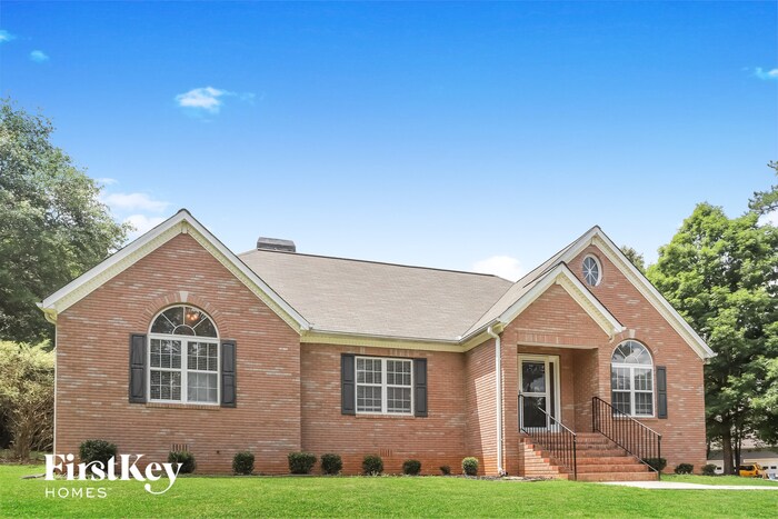 7396 Mason Falls Dr in Winston, GA - Building Photo