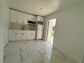 9824 SW 26th Terrace in Miami, FL - Building Photo - Building Photo