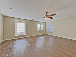 348 Yellow Iris Rd in Grayson, GA - Building Photo - Building Photo