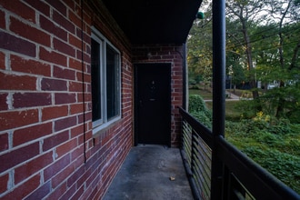 15 Burbank Dr SW in Atlanta, GA - Building Photo - Building Photo