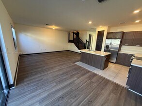 9143 NW 161st St in Miami Lakes, FL - Building Photo - Building Photo