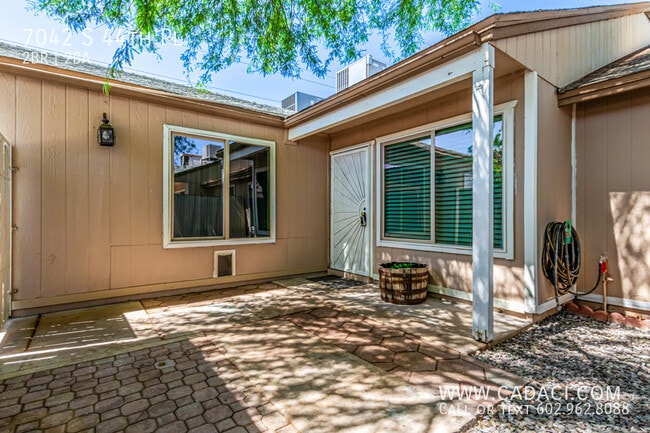 7042 S 44th Pl in Phoenix, AZ - Building Photo - Building Photo