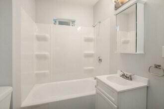 348 Quimby St NE in Grand Rapids, MI - Building Photo - Building Photo