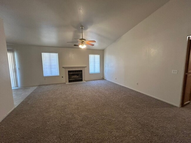 1863 Dry Creek Ct in Merced, CA - Building Photo - Building Photo