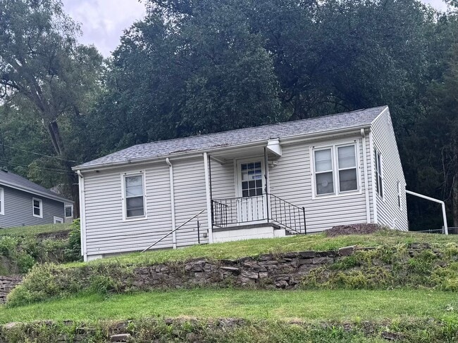property at 1207 High St