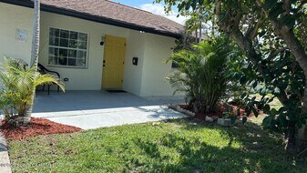 121 Franklyn Ave in Indialantic, FL - Building Photo