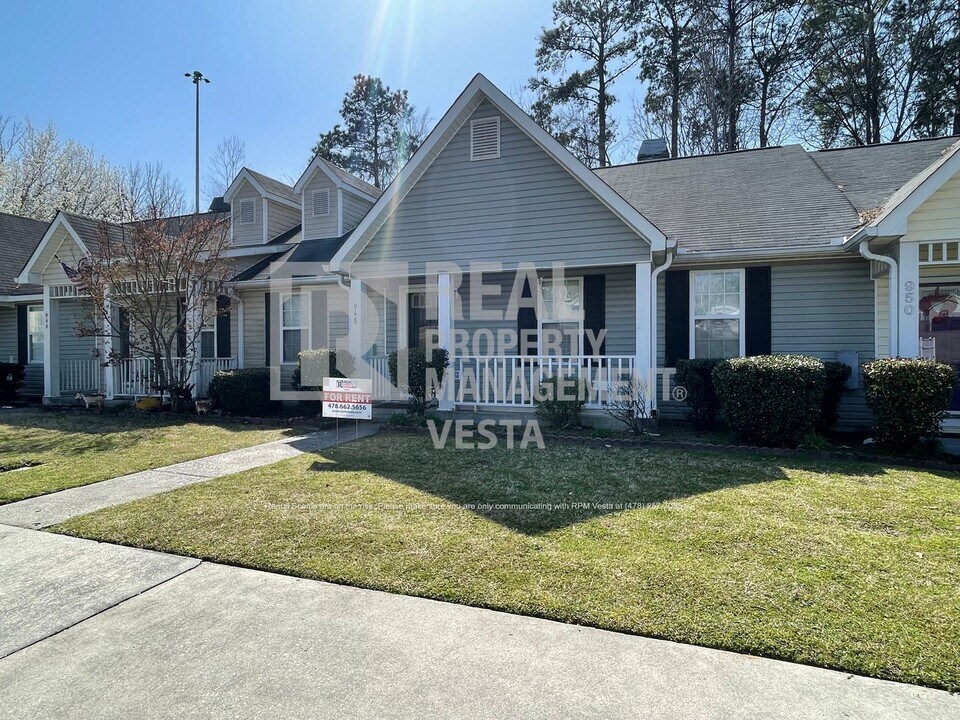 948 Greystone Ct in Macon, GA - Building Photo