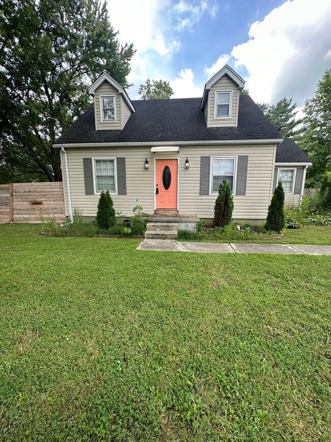 510 Layne St in Tullahoma, TN - Building Photo - Building Photo