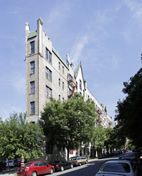 115 E Mosholu Pky N in Bronx, NY - Foto de edificio - Building Photo