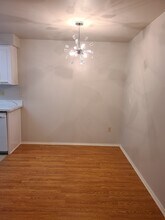 11010 NE 68th St, Unit 604 in Kirkland, WA - Building Photo - Building Photo