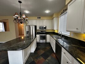 82 Melrose Dr in Mission Viejo, CA - Building Photo