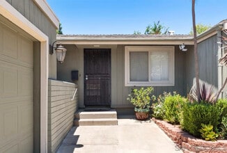 5296 Manhasset Dr in San Diego, CA - Building Photo - Building Photo