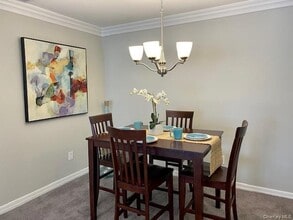 115 Westwood Dr in Westbury, NY - Building Photo - Building Photo