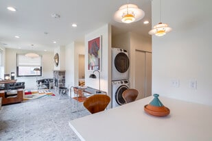 Nu-State Apartments in Rockford, IL - Building Photo