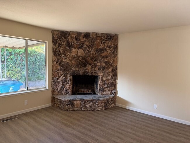 1520 Palm Ave in Redwood City, CA - Building Photo - Building Photo