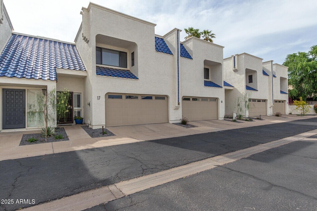 10 W Georgia Ave in Phoenix, AZ - Building Photo