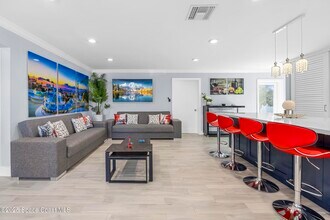 236 NE 3rd St in Satellite Beach, FL - Building Photo - Building Photo