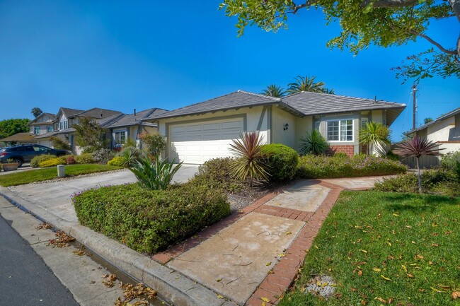 1735 Rue de la Mer in Oceanside, CA - Building Photo - Building Photo