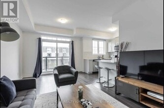 199 Pine Grove Rd in Vaughan, ON - Building Photo - Building Photo