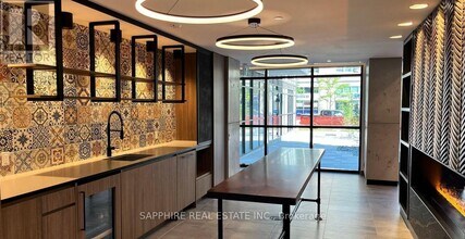 251 Manitoba St in Toronto, ON - Building Photo - Building Photo